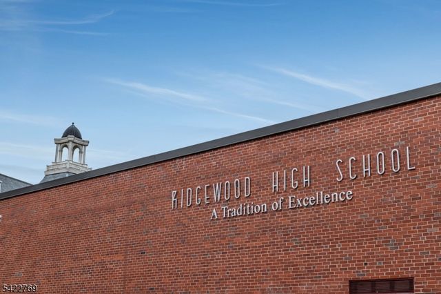 716 Morningside Rd, Ridgewood Village, NJ 07450