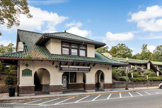 716 Morningside Rd, Ridgewood Village, NJ 07450