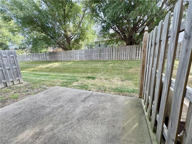 1335 SE Lexington Avenue, Lee's Summit, MO 64081