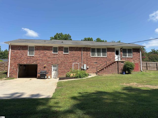 213 Briarwood Drive, Belton, SC 29627