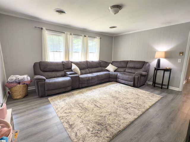 213 Briarwood Drive, Belton, SC 29627