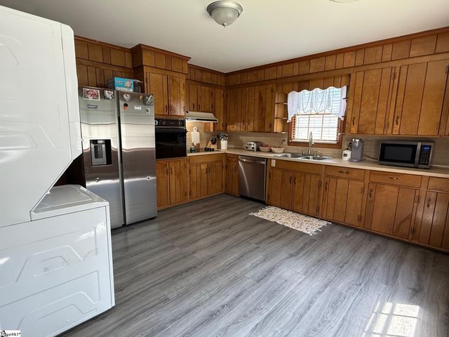213 Briarwood Drive, Belton, SC 29627