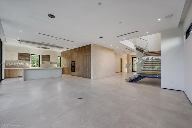 5825 Alton Rd, Miami Beach, FL 33140