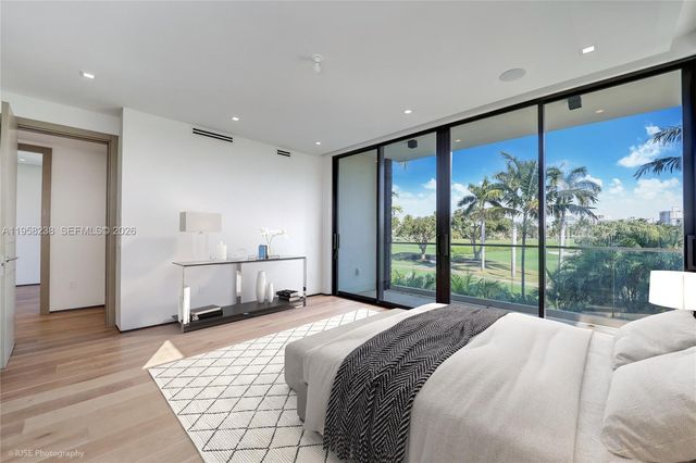 5825 Alton Rd, Miami Beach, FL 33140