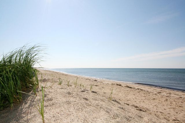 3 Saltwater Circle, Mashpee, MA 02649