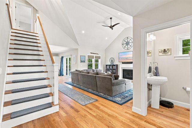3 Saltwater Circle, Mashpee, MA 02649