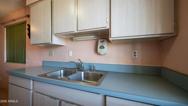 1951 E MARGUERITE Avenue, Phoenix, AZ 85040