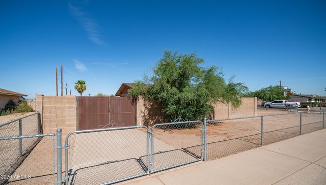 1951 E MARGUERITE Avenue, Phoenix, AZ 85040