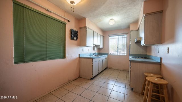 1951 E MARGUERITE Avenue, Phoenix, AZ 85040