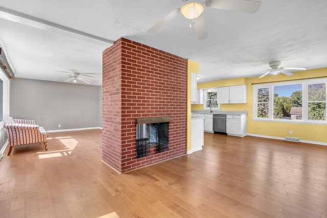 325 Cedar Street NW, Demotte, IN 46310