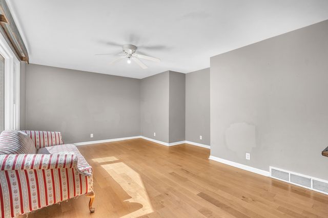 325 Cedar Street NW, Demotte, IN 46310