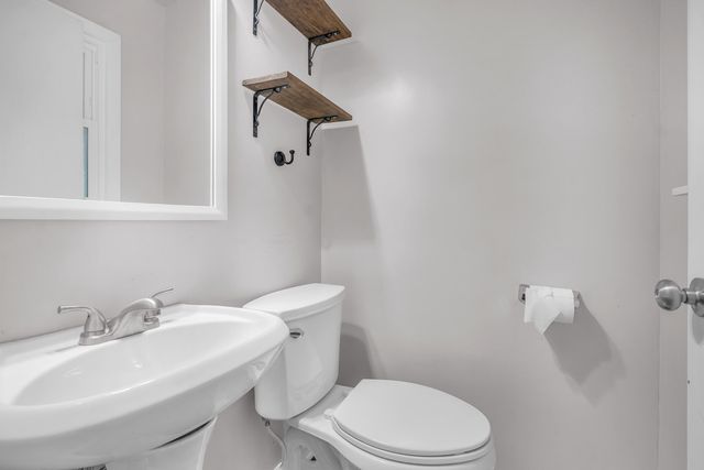 325 Cedar Street NW, Demotte, IN 46310