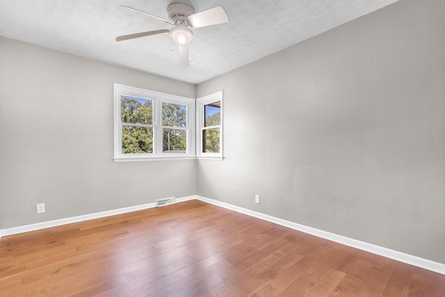 325 Cedar Street NW, Demotte, IN 46310