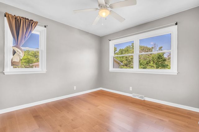 325 Cedar Street NW, Demotte, IN 46310