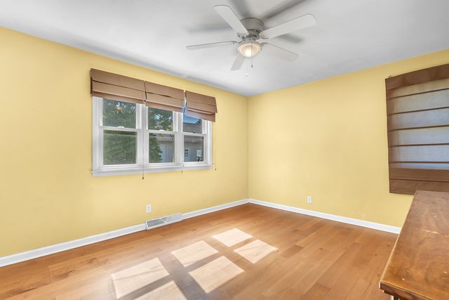 325 Cedar Street NW, Demotte, IN 46310