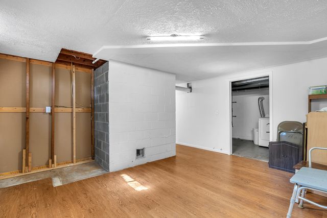 325 Cedar Street NW, Demotte, IN 46310