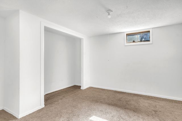 325 Cedar Street NW, Demotte, IN 46310