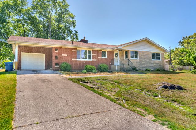 325 Cedar Street NW, Demotte, IN 46310