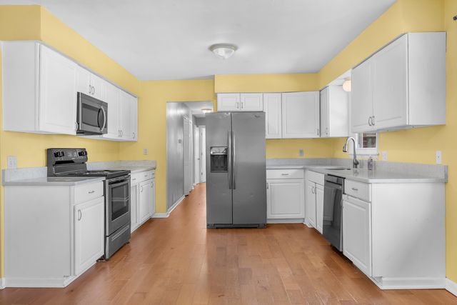 325 Cedar Street NW, Demotte, IN 46310