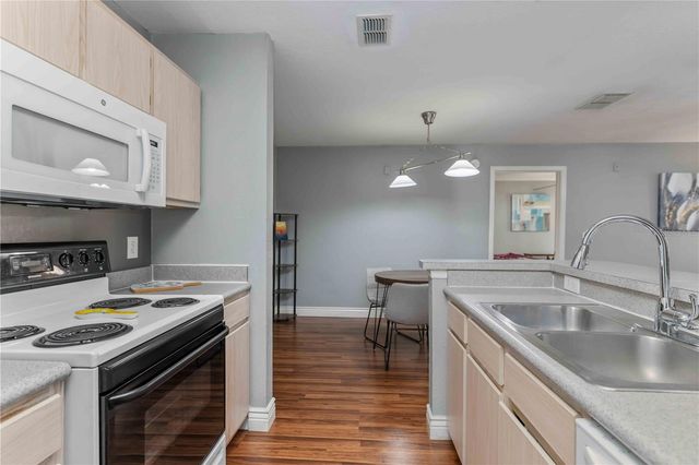 7428 VISTA WAY 105, Bradenton, FL 34202