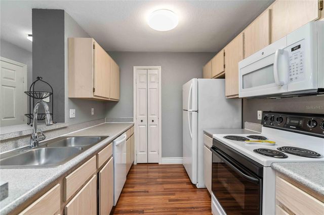 7428 VISTA WAY 105, Bradenton, FL 34202