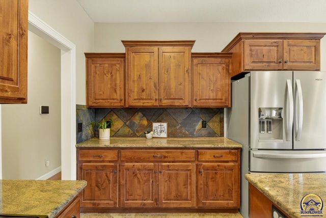 4828 NW Kendall DR, Topeka, KS 66618