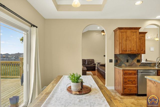 4828 NW Kendall DR, Topeka, KS 66618