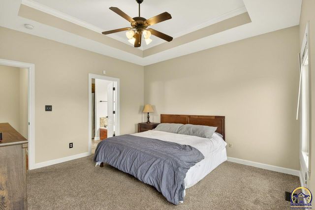 4828 NW Kendall DR, Topeka, KS 66618