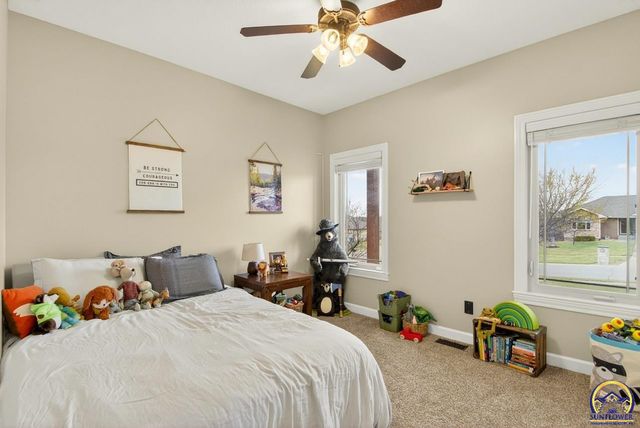 4828 NW Kendall DR, Topeka, KS 66618