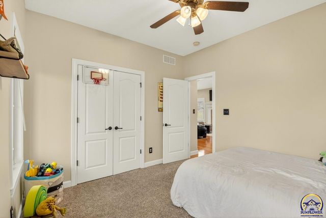 4828 NW Kendall DR, Topeka, KS 66618