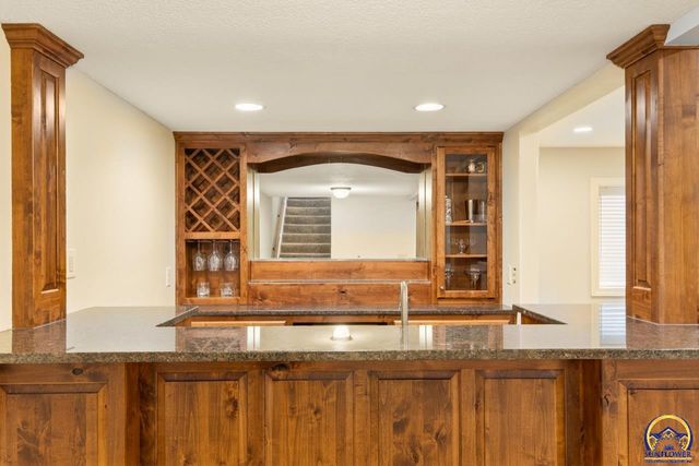 4828 NW Kendall DR, Topeka, KS 66618