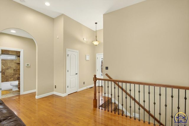 4828 NW Kendall DR, Topeka, KS 66618