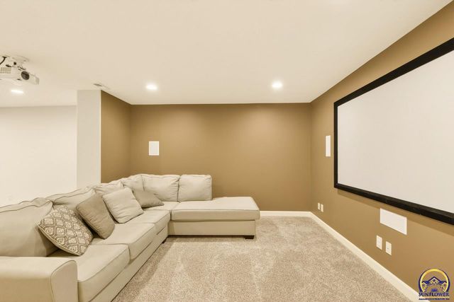 4828 NW Kendall DR, Topeka, KS 66618