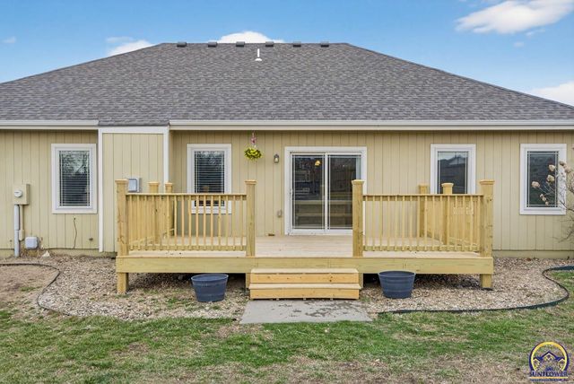 4828 NW Kendall DR, Topeka, KS 66618