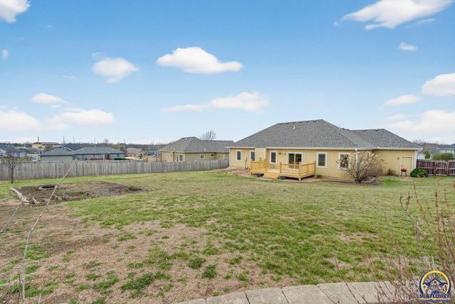 4828 NW Kendall DR, Topeka, KS 66618