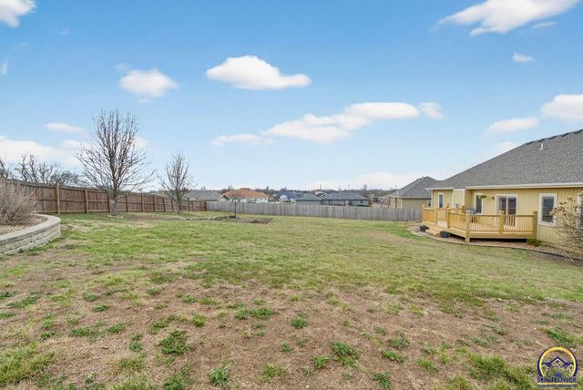 4828 NW Kendall DR, Topeka, KS 66618