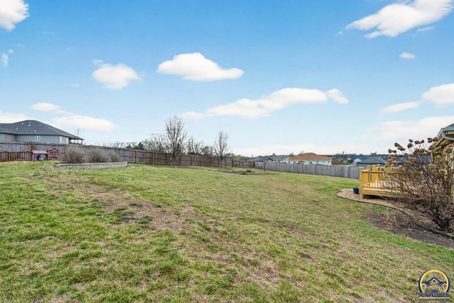 4828 NW Kendall DR, Topeka, KS 66618