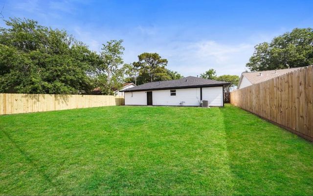 202 Sylvia Street, Deer Park, TX 77536