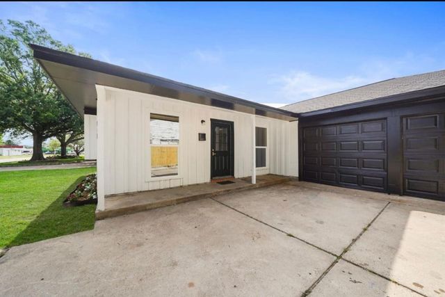 202 Sylvia Street, Deer Park, TX 77536