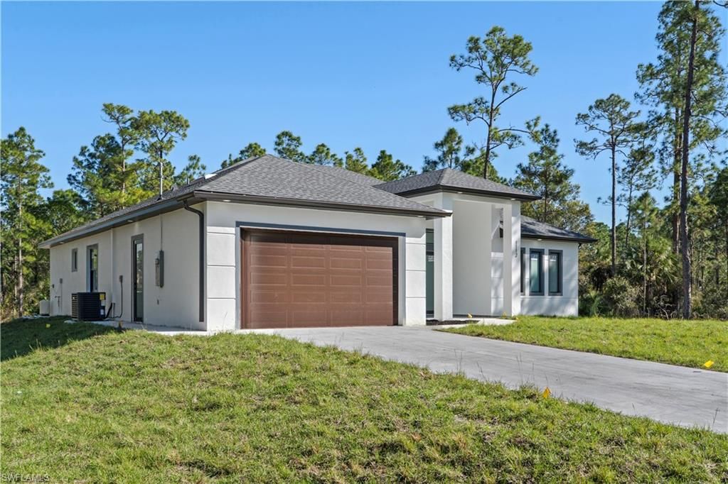 1112 Calvin AVE, LEHIGH ACRES, FL 33972 — photo 2