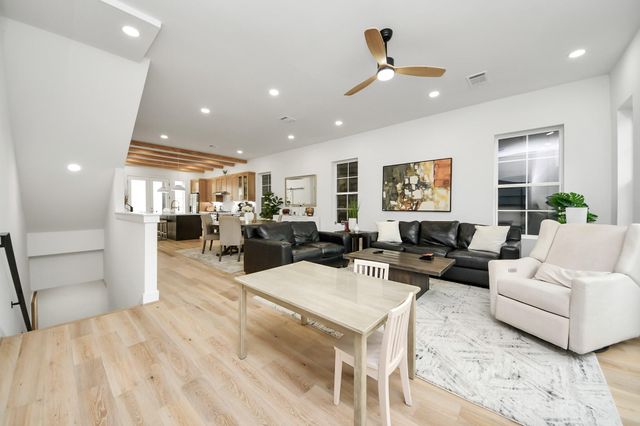 2211 Bevis Street, Houston, TX 77008