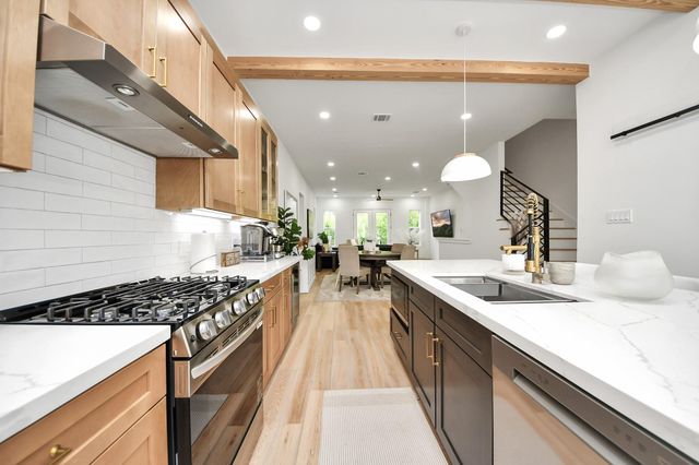 2211 Bevis Street, Houston, TX 77008