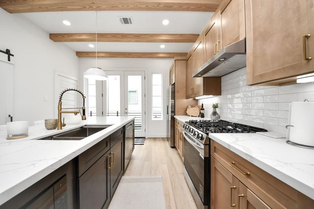 2211 Bevis Street, Houston, TX 77008
