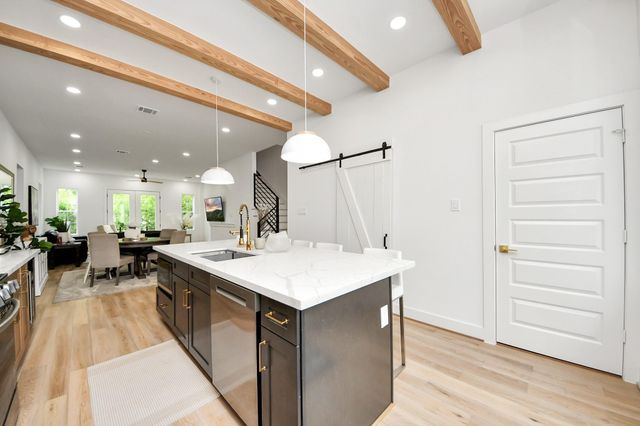 2211 Bevis Street, Houston, TX 77008