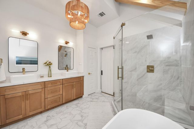 2211 Bevis Street, Houston, TX 77008