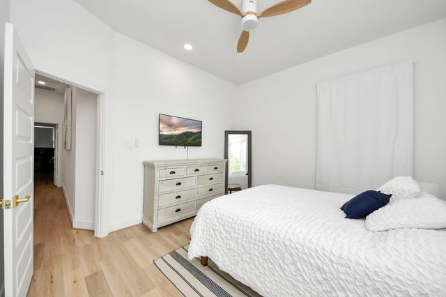 2211 Bevis Street, Houston, TX 77008