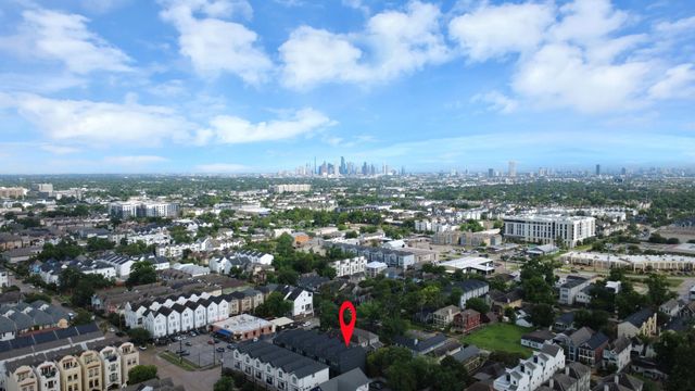 2211 Bevis Street, Houston, TX 77008