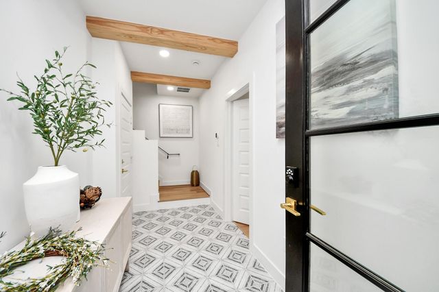 2211 Bevis Street, Houston, TX 77008