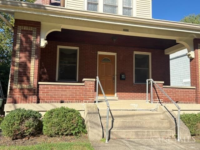 3927 Delmar Avenue, Cheviot, OH 45211
