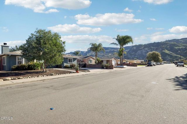 419 Dartmouth Road, Santa Paula, CA 93060